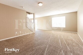 1820 Long Lake Dr in Greenwood, IN - Building Photo - Building Photo