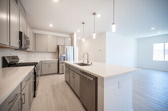 8665 Edmond St in Las Vegas, NV - Building Photo - Building Photo