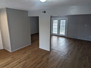 2405 Doreen St in Grand Prairie, TX - Building Photo - Building Photo