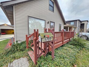 5709 N Gulley Rd in Dearborn Heights, MI - Building Photo - Building Photo
