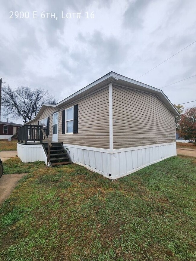 property at 2900 E 6th Ave