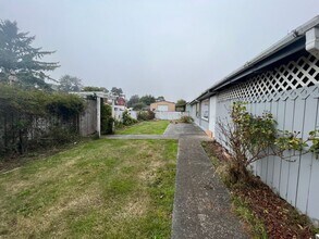 1810 Columbus Ave in Mckinleyville, CA - Building Photo - Building Photo