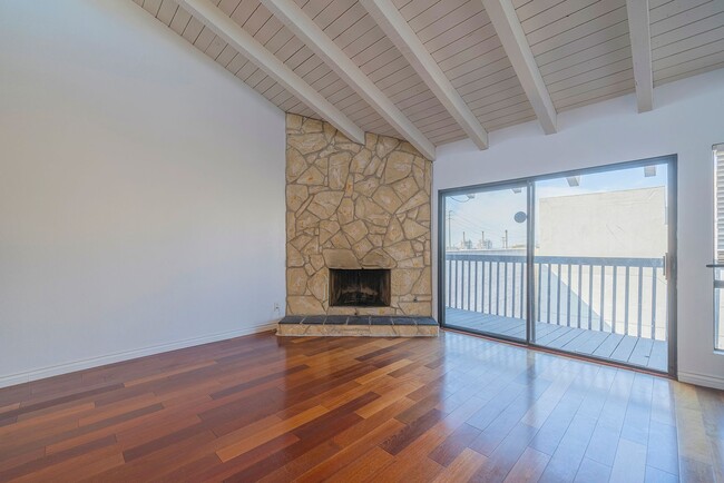 844 1st St in Hermosa Beach, CA - Building Photo - Building Photo