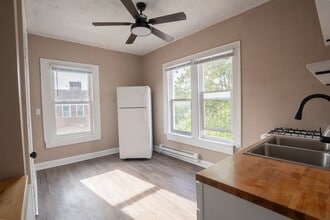 1918 W Washington St, Unit 12 in Indianapolis, IN - Building Photo - Building Photo