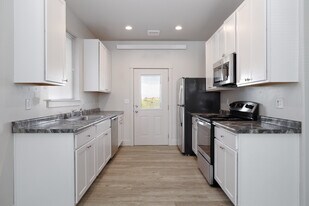 Idaho Falls Hitt Road Patio in Idaho Falls, ID - Building Photo