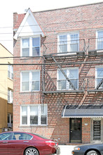 2511 24th Ave in Astoria, NY - Building Photo - Building Photo