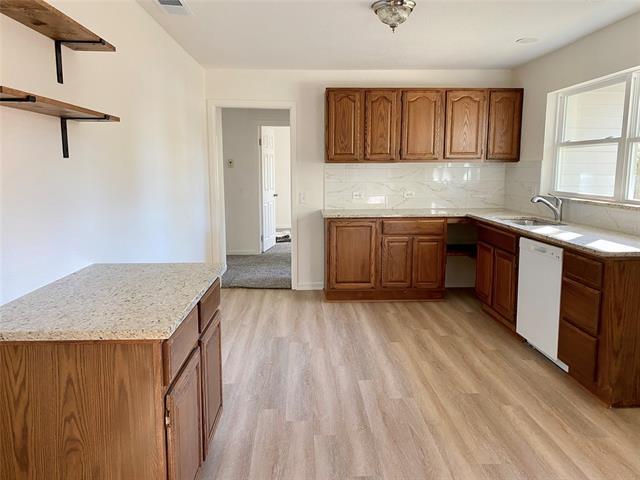 1410 Vine St in Bridgeport, TX - Building Photo - Building Photo