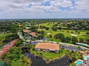 9000 Jacaranda Ln in Plantation, FL - Building Photo - Building Photo