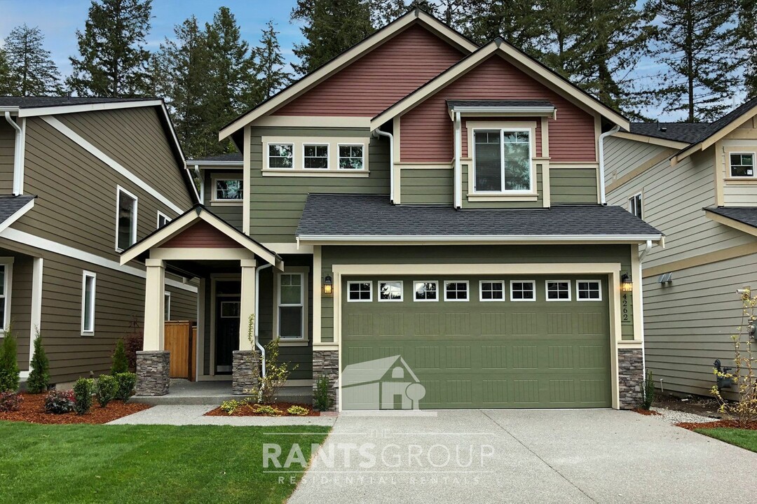 4262 Dudley Dr NE-Unit -SW.22 in Lacey, WA - Building Photo