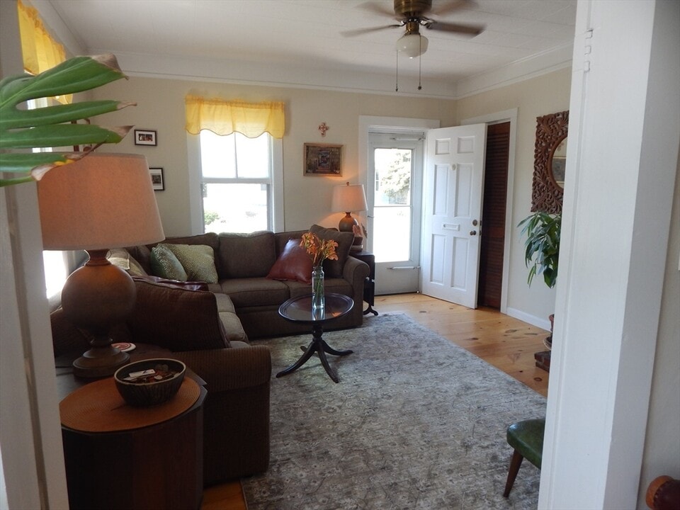 199 Granite St in Rockport, MA - Building Photo