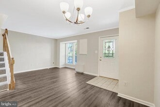 6014 Havener House Way in Centreville, VA - Building Photo - Building Photo