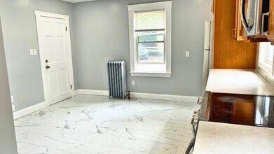 25 Hazel St in Salem, MA - Building Photo - Building Photo