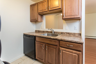 Integrity Chardon / Maple Ridge Apartments in Chardon, OH - Foto de edificio - Interior Photo