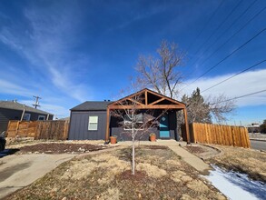 1701 W Chaffee Pl in Denver, CO - Building Photo - Building Photo