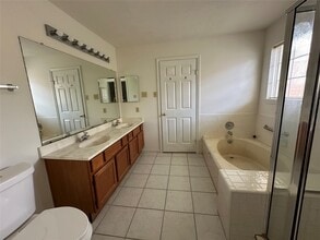 14202 Misty Knoll Ct in Houston, TX - Building Photo - Building Photo
