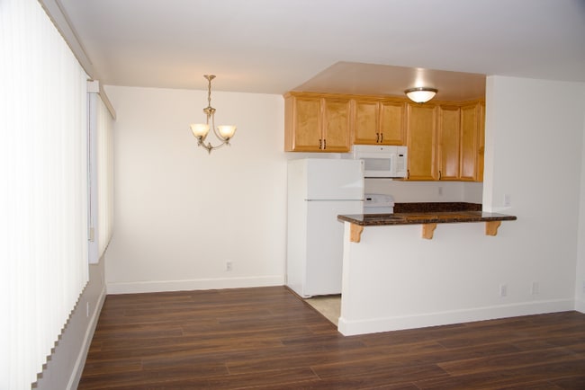 540 Avenue C in Redondo Beach, CA - Building Photo - Building Photo