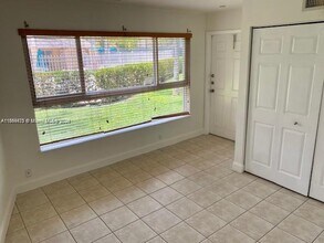 7470 Miami Lakes Dr in Miami Lakes, FL - Building Photo - Building Photo