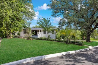 123 E Brandon in San Antonio, TX - Building Photo - Building Photo