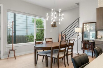 6008 Florencia Ln in Austin, TX - Building Photo - Building Photo