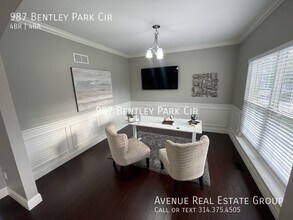 987 Bentley Park Cir in O'Fallon, MO - Building Photo - Building Photo