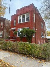 7957 S Clyde Ave in Chicago, IL - Building Photo - Building Photo