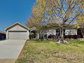 615 Douglas Dr in Mansfield, TX - Building Photo