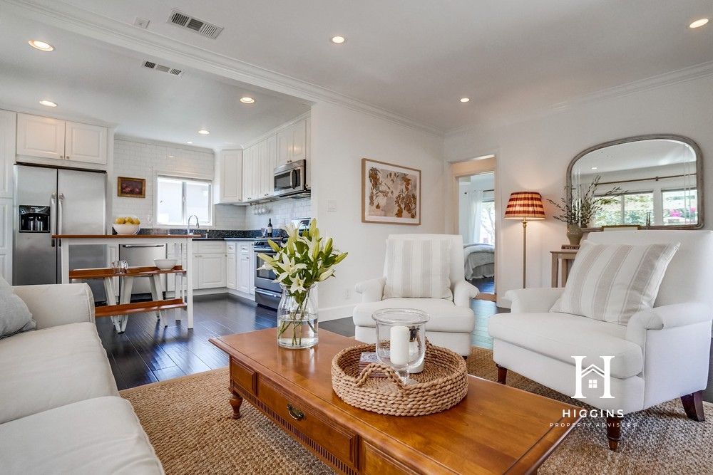 5716 Hazelbrook Ave in Lakewood, CA - Foto de edificio