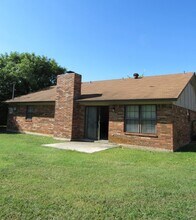 207 E Hogan Dr in Copperas Cove, TX - Building Photo - Building Photo