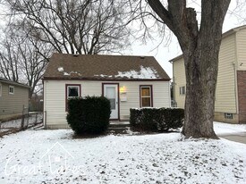 23622 Federal Ave in Warren, MI - Building Photo