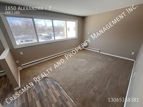 1650 Alexandra St in Regina, SK - Building Photo - Building Photo