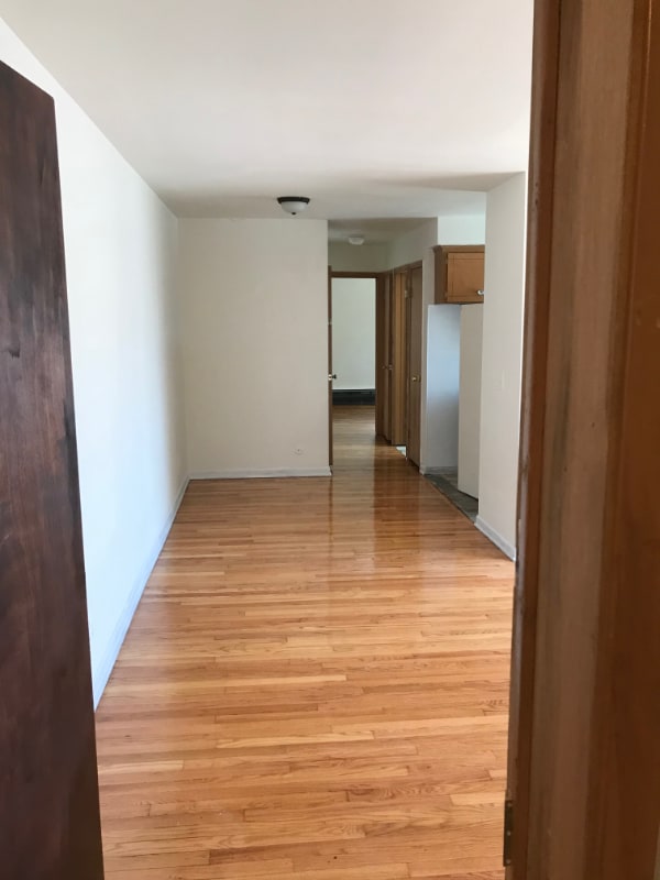 4811 Cadieux Rd, Unit Apartment 2 in Detroit, MI - Foto de edificio - Building Photo