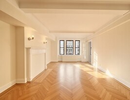 212 E 63rd St in New York, NY - Building Photo