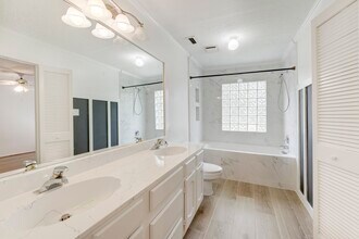 42 N Timber Top Dr in Spring, TX - Building Photo - Building Photo