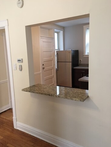 3538 W Grace St, Unit 2E in Chicago, IL - Foto de edificio - Building Photo