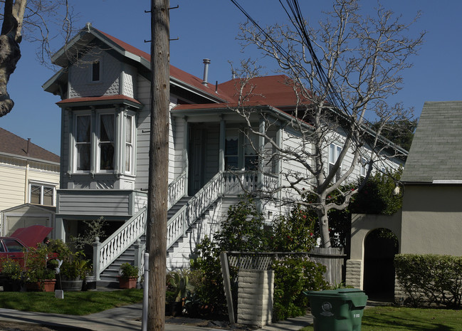 1518 Mozart St in Alameda, CA - Building Photo - Building Photo