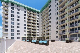 10350 W Bay Harbor Dr in Bay Harbor Islands, FL - Foto de edificio - Building Photo