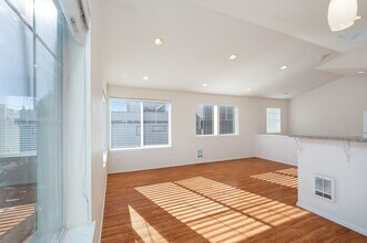 1213 6th Ave N in Seattle, WA - Building Photo - Building Photo