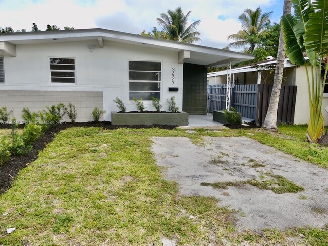 3427 NW 5th St