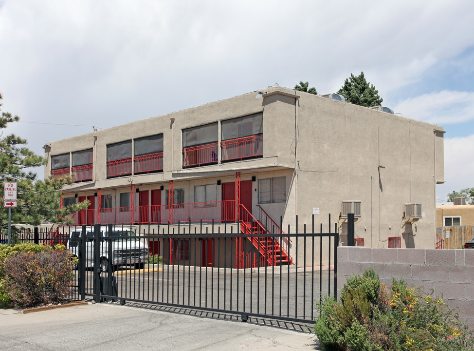 7615 Chico Rd NE in Albuquerque, NM - Foto de edificio