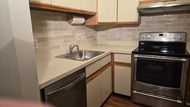 35 Ruth St in Bristol, CT - Building Photo - Building Photo