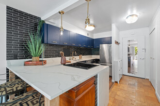 520 N St SW, Unit JStudio in Washington, DC - Building Photo - Building Photo