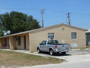 237-251 Jupiter St in Jupiter, FL - Building Photo - Building Photo