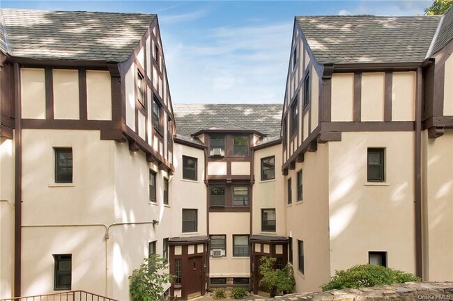 64 Kensington Rd-Unit -1C in Bronxville, NY - Building Photo - Building Photo