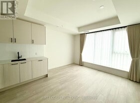 1 Quarrington Lane in North York, ON - Building Photo