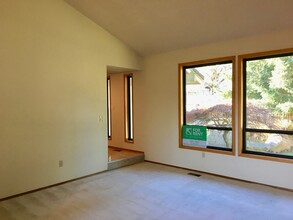 3940 172nd Ave NE in Redmond, WA - Building Photo - Building Photo
