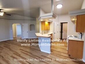 521 S Valley Dr in Nampa, ID - Building Photo - Building Photo