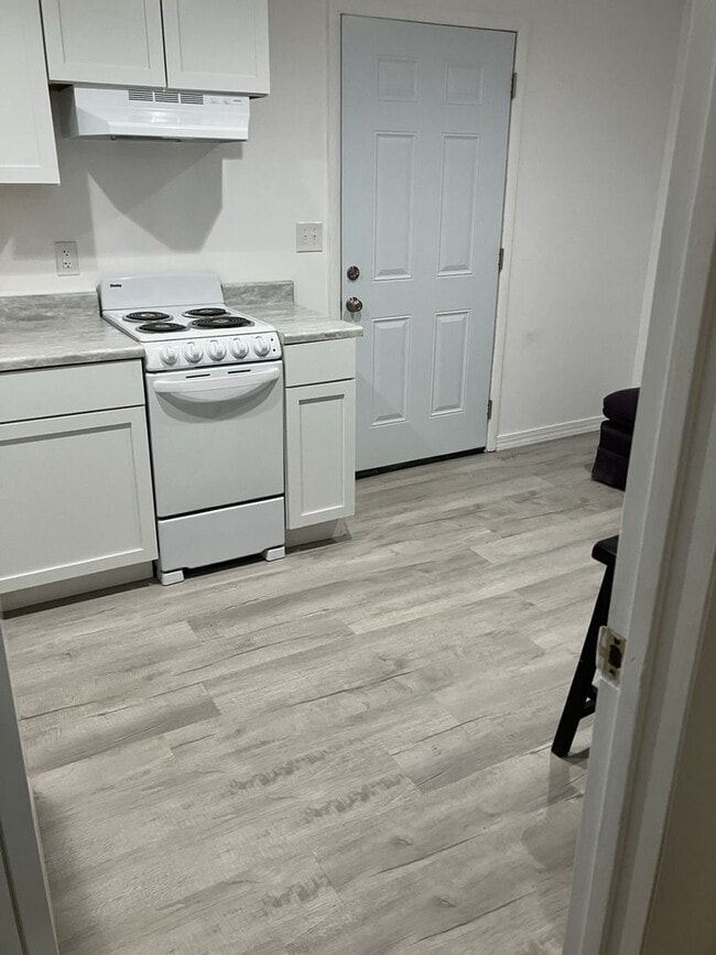 211 N Queen St in Shippensburg, PA - Building Photo - Building Photo