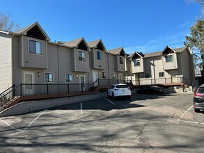 1504 Crestone Ave in Colorado Springs, CO - Building Photo - Building Photo
