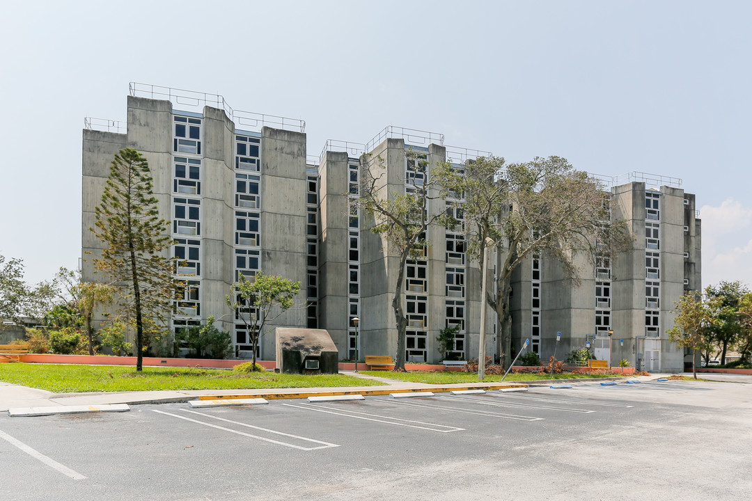 Smathers Plaza I in Miami, FL - Building Photo