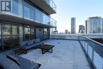 81 Wellesley St E in Toronto, ON - Building Photo - Building Photo